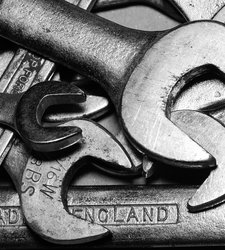 spanner-3013135_1920.jpg